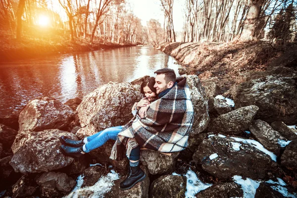 Pareja feliz joven —  Fotos de Stock