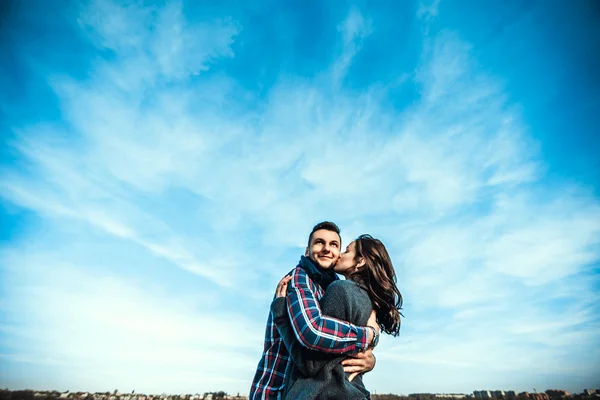 Pareja feliz joven —  Fotos de Stock