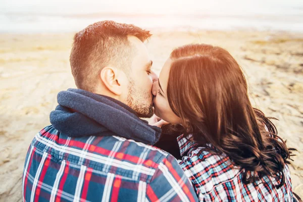 Jovem casal feliz — Fotografia de Stock