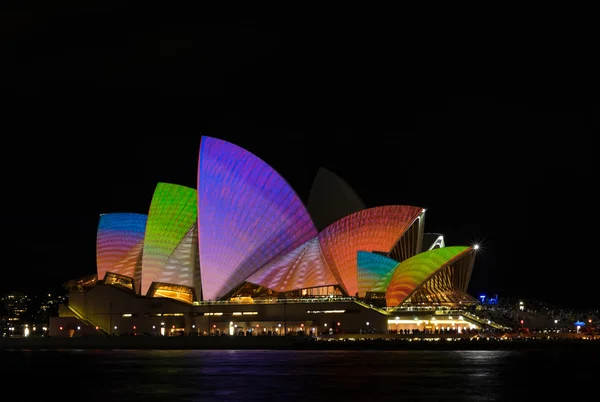 Casa de ópera de Sydney durante a edição do festival vívido de Sydney 2016 — Fotografia de Stock