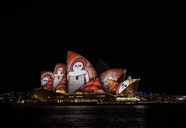 Sydney opera house tijdens de Sydney vivid festival-editie 2016 — Stockfoto