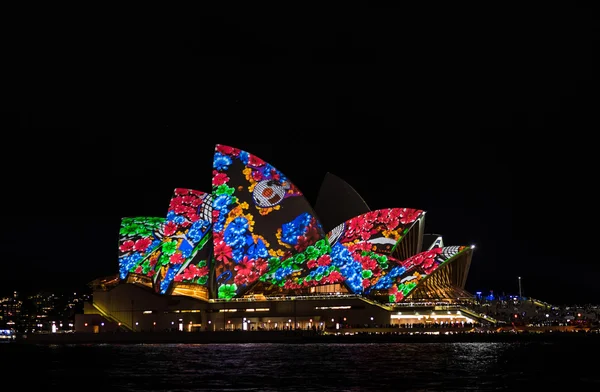 Sydney opera house tijdens de Sydney vivid festival-editie 2016 — Stockfoto