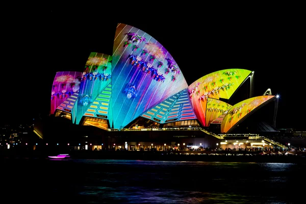 Sydney Opera House tijdens levendige festival — Stockfoto