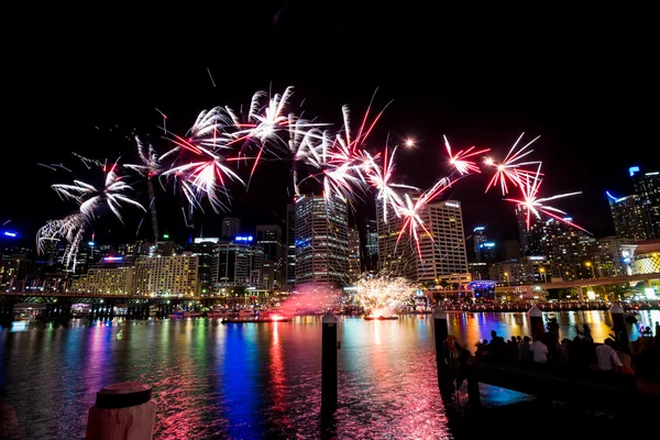 Vuurwerk op Darling Harbour. — Stockfoto