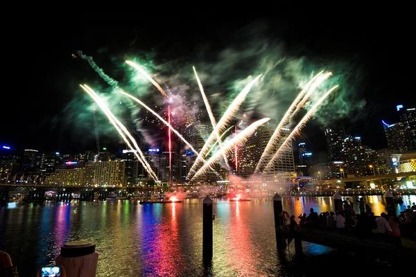 Vuurwerk op Darling Harbour. — Stockfoto