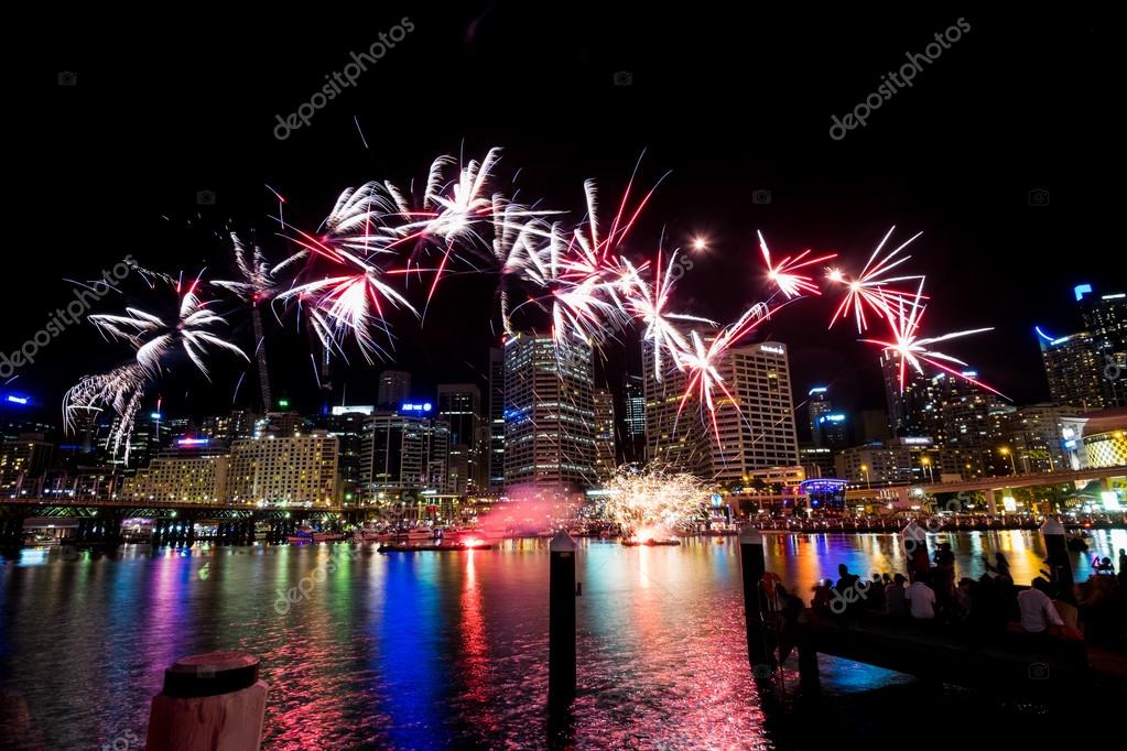 Fireworks on Darling Harbour. Stock Editorial Photo © JPMenard 67460595