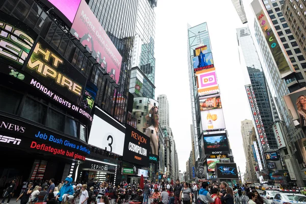 Times Square op dagtijd — Stockfoto