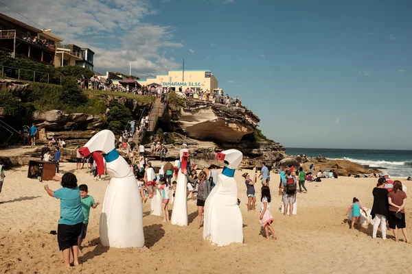 Escultura à beira-mar - passeio costeiro Coogee a Bondi em Sydney, Austrália. — Fotografia de Stock