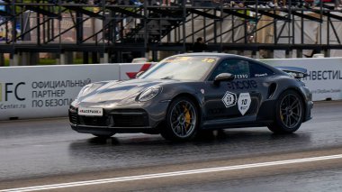 Moskova, Rusya - 06.05.2021: Moskova 'daki RDRC Racepark (Bykovo havaalanı) bölgesinde, dünyanın tek süper araba festivali 