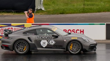 Moskova, Rusya - 06.05.2021: Moskova 'daki RDRC Racepark (Bykovo havaalanı) bölgesinde, dünyanın tek süper araba festivali 