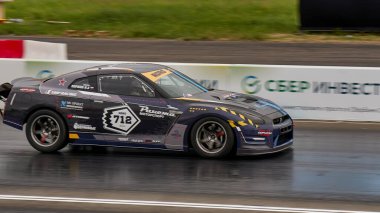 Moskova, Rusya - 06.05.2021: Moskova 'daki RDRC Racepark (Bykovo havaalanı) bölgesinde, dünyanın tek süper araba festivali 