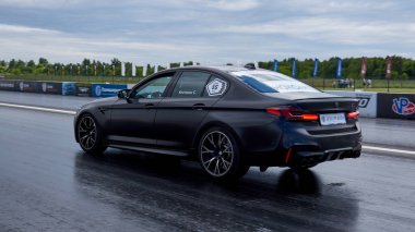 Moskova, Rusya - 06.05.2021: Moskova 'daki RDRC Racepark (Bykovo havaalanı) bölgesinde, dünyanın tek süper araba festivali 