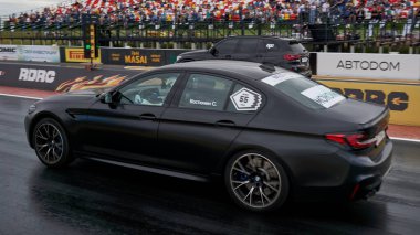 Moskova, Rusya - 06.05.2021: Moskova 'daki RDRC Racepark (Bykovo havaalanı) bölgesinde, dünyanın tek süper araba festivali 