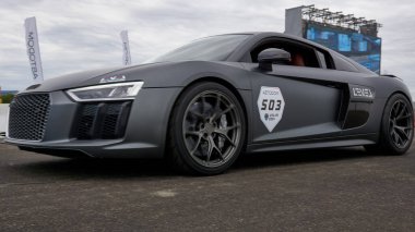 Moskova, Rusya - 06.05.2021: Moskova 'daki RDRC Racepark (Bykovo havaalanı) bölgesinde, dünyanın tek süper araba festivali 