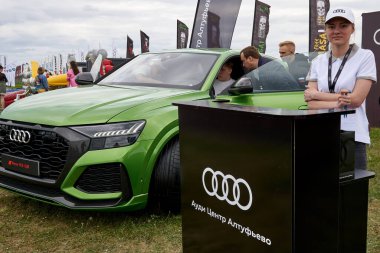 Moskova, Rusya - 06.05.2021: Moskova 'daki RDRC Racepark (Bykovo havaalanı) bölgesinde, dünyanın tek süper araba festivali 