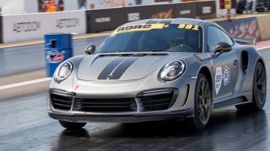 Moskova, Rusya - 06.05.2021: Moskova 'daki RDRC Racepark (Bykovo havaalanı) bölgesinde, dünyanın tek süper araba festivali 