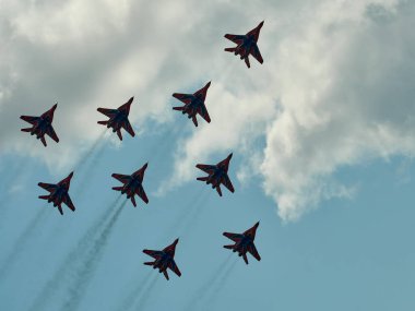 Zhukovsky, Moskova bölgesi, Rusya - 24,07.2021: MAKS 'te akrobatik takımların performansı