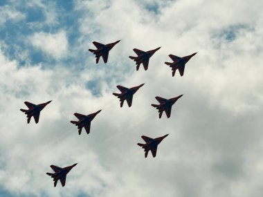 Zhukovsky, Moskova bölgesi, Rusya - 24,07.2021: MAKS 'te akrobatik takımların performansı