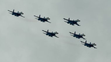 Zhukovsky, Moskova bölgesi, Rusya - 24,07.2021: MAKS 'te akrobatik takımların performansı 