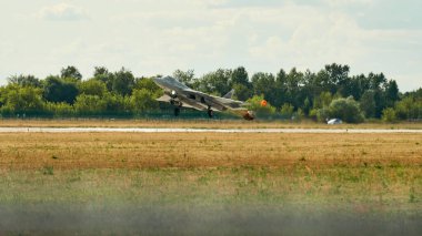 Zhukovsky, Moskova bölgesi, Rusya - 24,07.2021: MAKS 'te akrobatik takımların performansı 