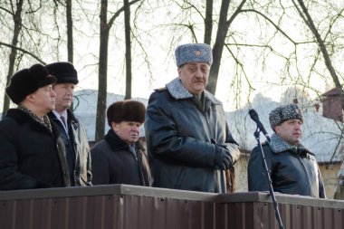 Moskova, Rusya - 22.02.2018: Anavatan Günü 'nün arifesinde Sırp Milli Muhafız Generali Igor Golloyev, bölge idaresi topraklarında kolluk kuvvetlerinin gazileriyle bir toplantı yaptı.