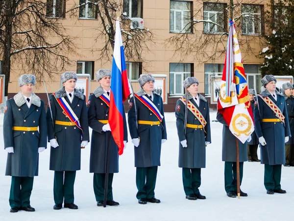 モスクワ ロシア 2018 祖国の日の防衛の前夜にロシア国家警備隊将軍イゴール ゴロヨフの司令官は 地方行政の領土に法執行部隊の退役軍人との会合を開催しました — ストック写真