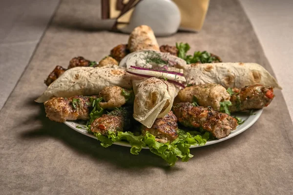 Kaukaski Asortyment Kebabs Shawarma — Zdjęcie stockowe