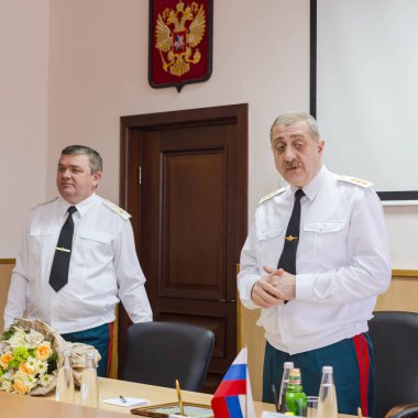 Moskova, Rusya - 07.05.2018: Rus Muhafızlarının Merkez Bölgesi Komutanlığı, Zafer yıldönümünden önce Büyük Vatanseverlik Savaşı gazilerini tebrik etti.