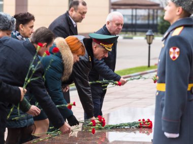 Moskova, Rusya - 08.11.2018: General Golloyev, Rus Ulusal Muhafız Birliklerinin Merkez Bölgesi 'nde ölen askerlerin dul eşlerini kabul edecek ve bankacılar ve iş adamlarını ödüllendirecek.