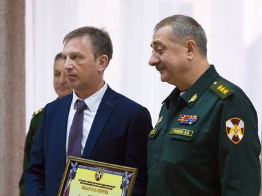 Moskova, Rusya - 08.11.2018: General Golloyev, Rus Ulusal Muhafız Birliklerinin Merkez Bölgesi 'nde ölen askerlerin dul eşlerini kabul edecek ve bankacılar ve iş adamlarını ödüllendirecek.