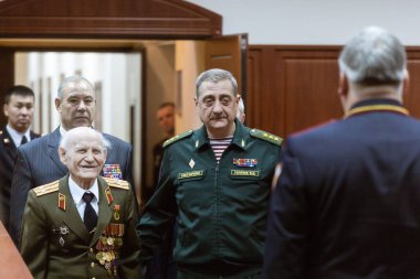 Moskova, Rusya - 26.11.2018: Rosgvardia 'nın kamu düzeninin korunması için Moskova' da, İkinci Dünya Savaşı gazisi ve Albay Dmitry Semenovich Goryainov 'un iç birlikleri yüzüncü yılı vesilesiyle onurlandırıldı.