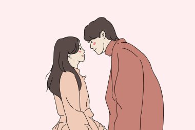 Aşık çiftler öpüşmeden önce birbirlerine bakarlar. Genç çiftin el çizimi biçim vektör çizimi