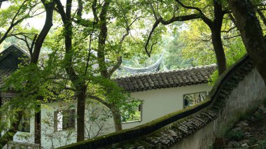 Geleneksel isimle güzel ve eski Çin bahçe manzarası