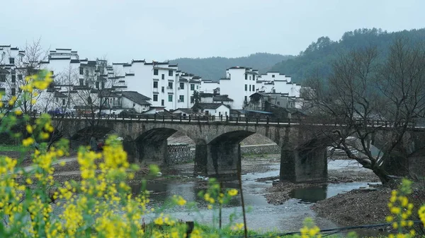 Παλιά Τοξωτή Πέτρινη Γέφυρα Θέα Που Βρίσκεται Στην Κίνα — Φωτογραφία Αρχείου