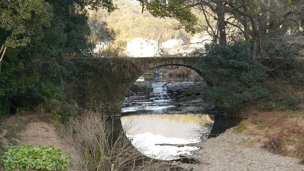 Oude Gebogen Stenen Brug Uitzicht Gelegen China — Stockfoto