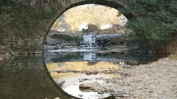 Starý Klenutý Kamenný Most Pohled Nachází Číně — Stock fotografie