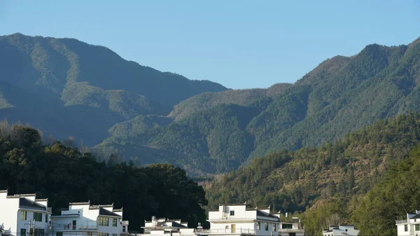 Güney Çin Kırsal Kesimindeki Eski Binaları Doğal Çevresiyle Eski Güzel — Stok fotoğraf