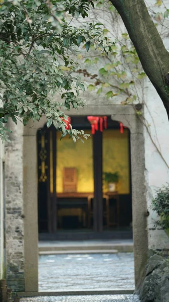 Piękny Stary Chiński Widok Ogród Klasycznym Oznaczeniem Drewniane Okna Drzwi — Zdjęcie stockowe