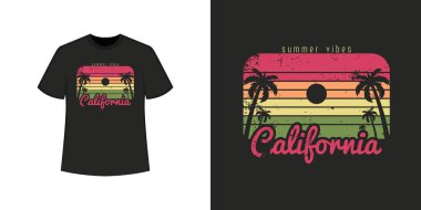 Kaliforniya Okyanusu Sahili tişört stili ve ağaç siluetleri, tipografi, baskı, vektör illüstrasyonlu moda kıyafet tasarımı.
