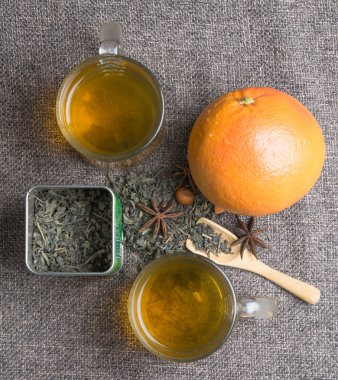 çam kozalakları tablo ile yeşil çay