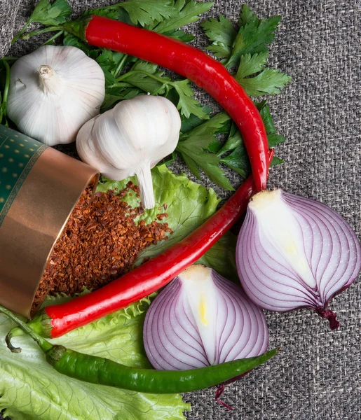 Egészséges zöldségek az asztalon — Stock Fotó