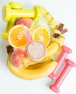 Protein içeceği meyve ile