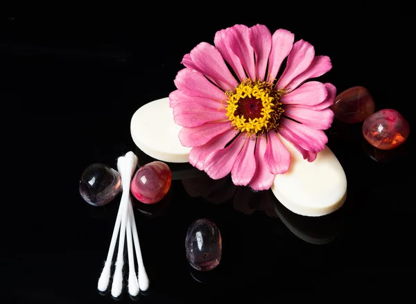 Flores com sabão branco — Fotografia de Stock