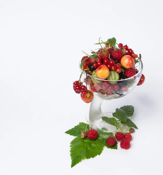Tigela de frutas frescas sortidas — Fotografia de Stock