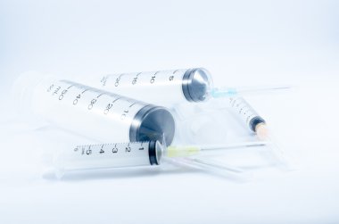 tıbbi ampul ve şırınga