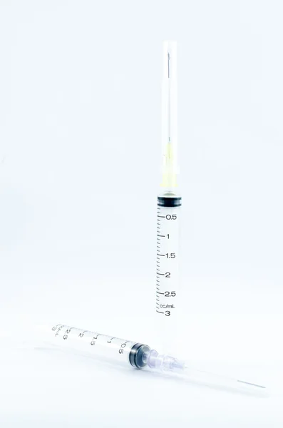 의학 ampoules과 주사기 — 스톡 사진