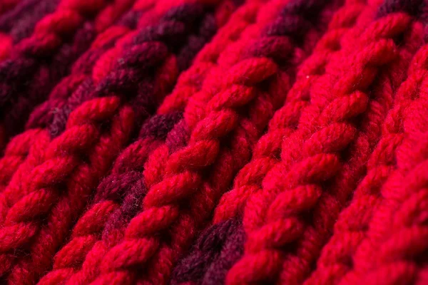 Red silk prom. I knitted a crossing pattern. — Stock Photo, Image