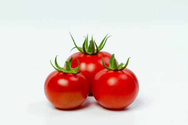 Três Tomates Frescos Vermelhos Contexto Leve Vista Cima Conceito Comida — Fotografia de Stock