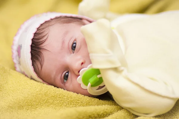 Newborn baby lying — Stock Photo, Image