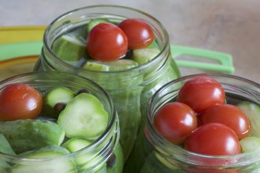 Asitleme salatalık ve domates